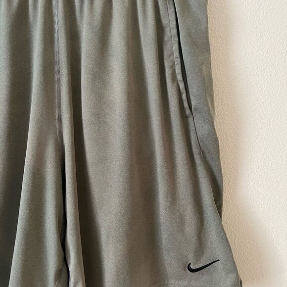 Nike Men's Standard Fit Lightweight Elastic Waist Dri-Fit Short (Grey,L) - Picture 5 of 10